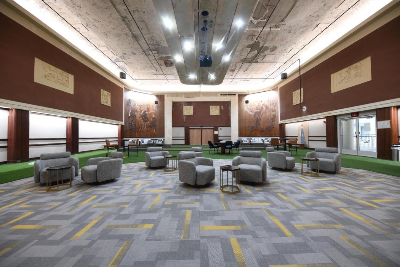 Free Parking! Downtown King Suite Lucas Oil- Conv Center Skywalk#1 Индианаполис Экстерьер фото